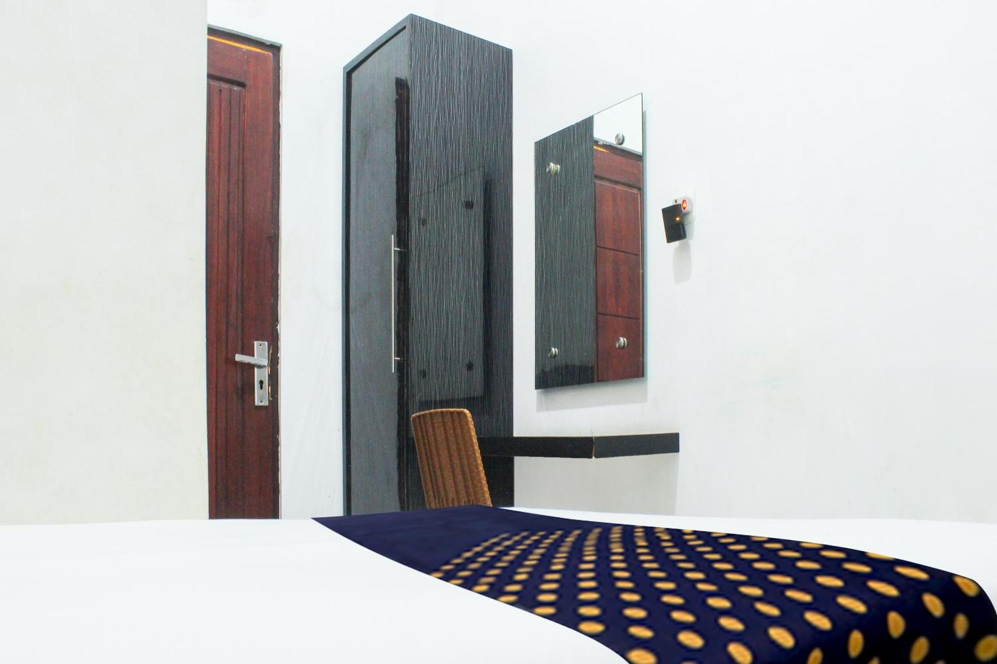 Spot On 3605 Clarichie Guest House Kupang  Dış mekan fotoğraf